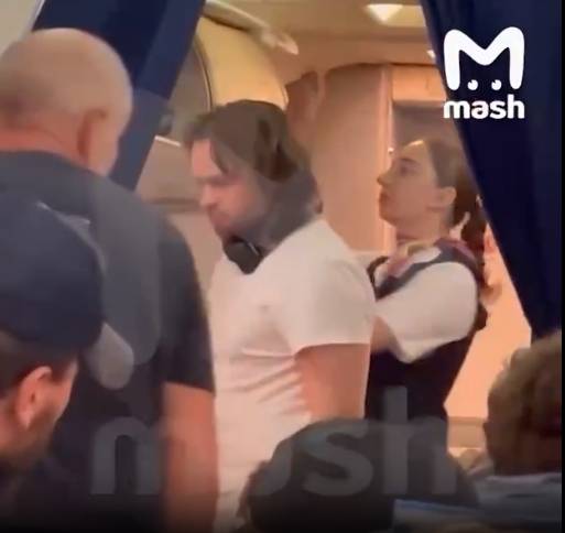 Georgian authorities send back to Moscow a Russian artist who supports the war with Ukraine