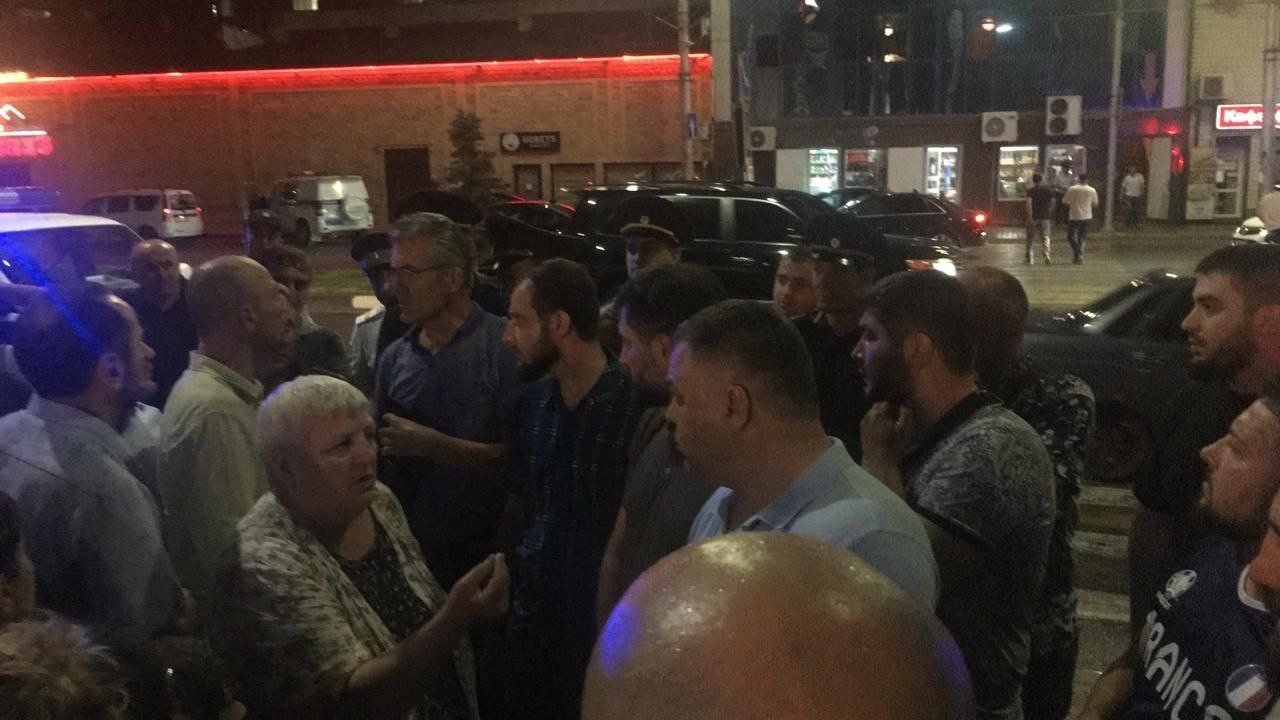 В Махачкале жители снова вышли на улицу из-за отсутствия электричества