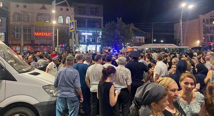 Residents block roads in Makhachkala for the ninth time due to chronic lack of electricity and water