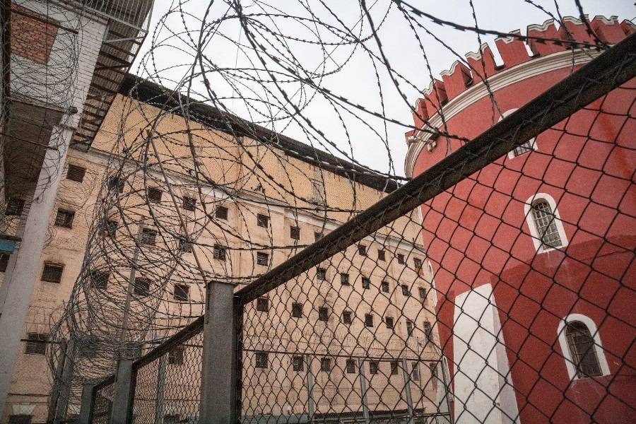 Перенесшего в СИЗО четыре инсульта крымскотатарского политзаключенного этапировали в Россию