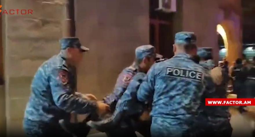 Azerbaijan is ready to meet with the Armenians of Karabakh, and in Yerevan they demand Pashinyan to intervene in the conflict