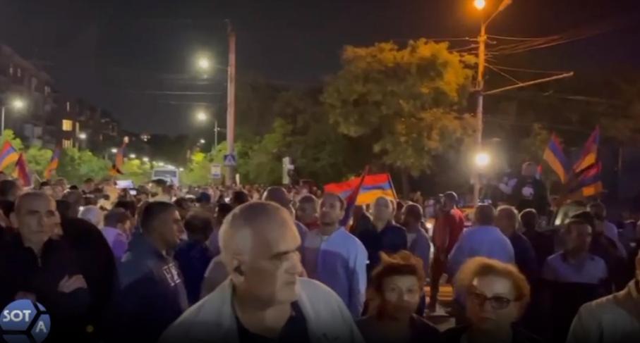 Protests near the government and the Russian embassy have stopped in Armenia