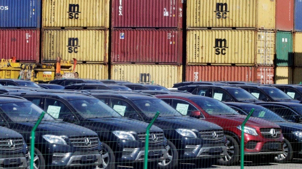 Власти Грузии прекратили поставки автомобилей в РФ