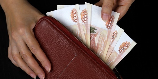 На Северном Кавказе доля работников с зарплатами свыше 100 тысяч рублей составляет не более 2,6% населения