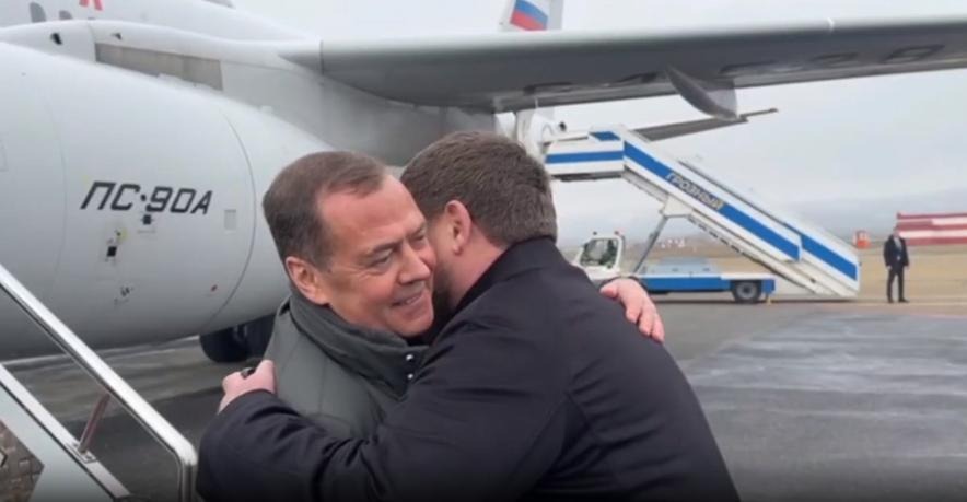 В Чечню прилетел Дмитрий Медведев