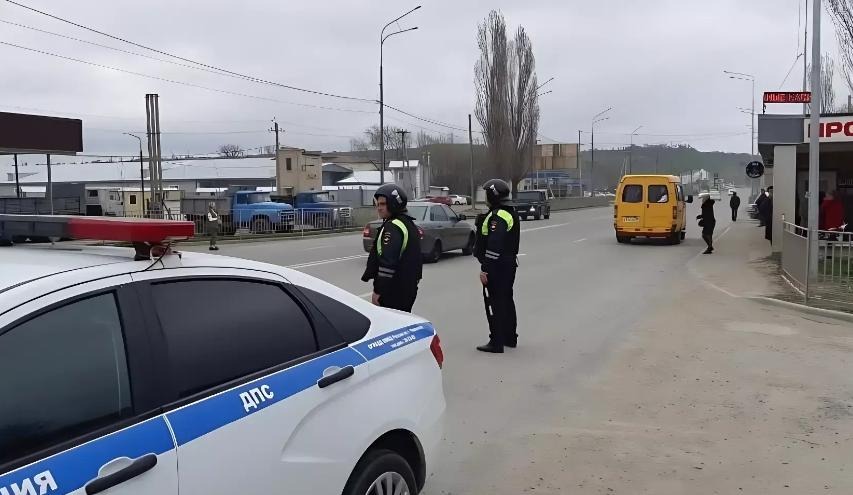 The Karachay-Cherkess Republic is still looking for five men suspected of killing police officers