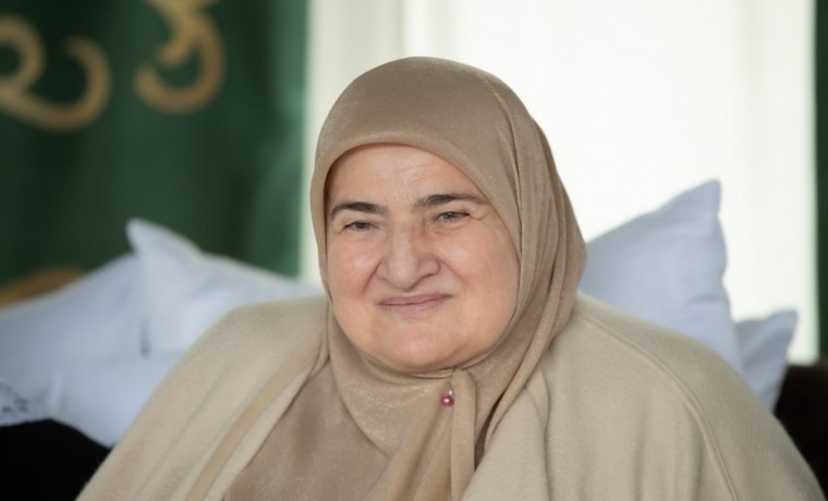 Под санкции ЕС попали мать Кадырова и возглавляемый ею фонд