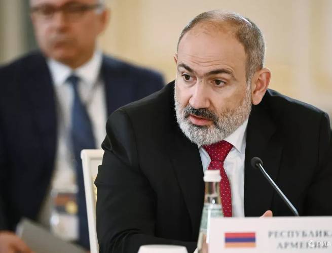 Пашинян считает необходимым изменить Конституцию Армении