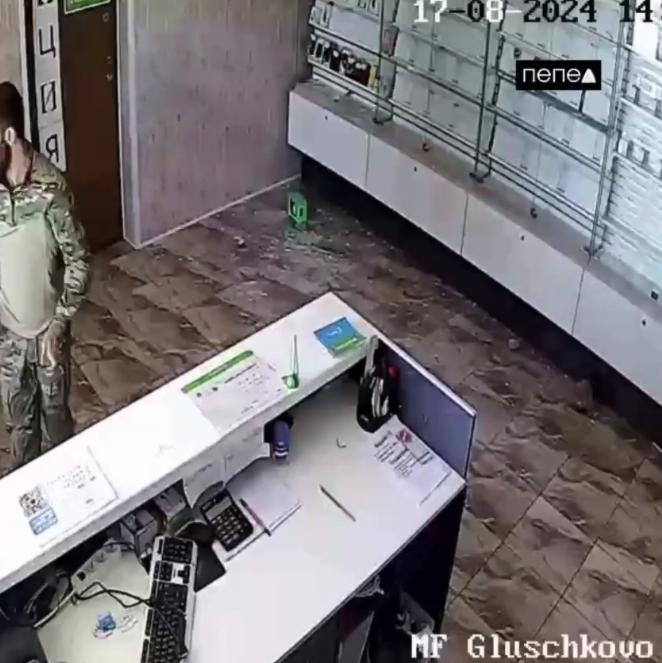 Двое «ахматовцев» ограбили салон сотовой связи в Курской области