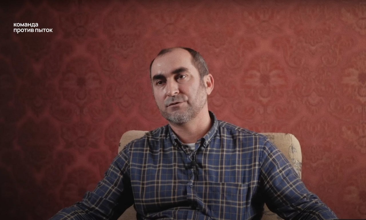 Правозащитнику из Чечни угрожают родные сбежавшей из дома ингушки, которую он подвез