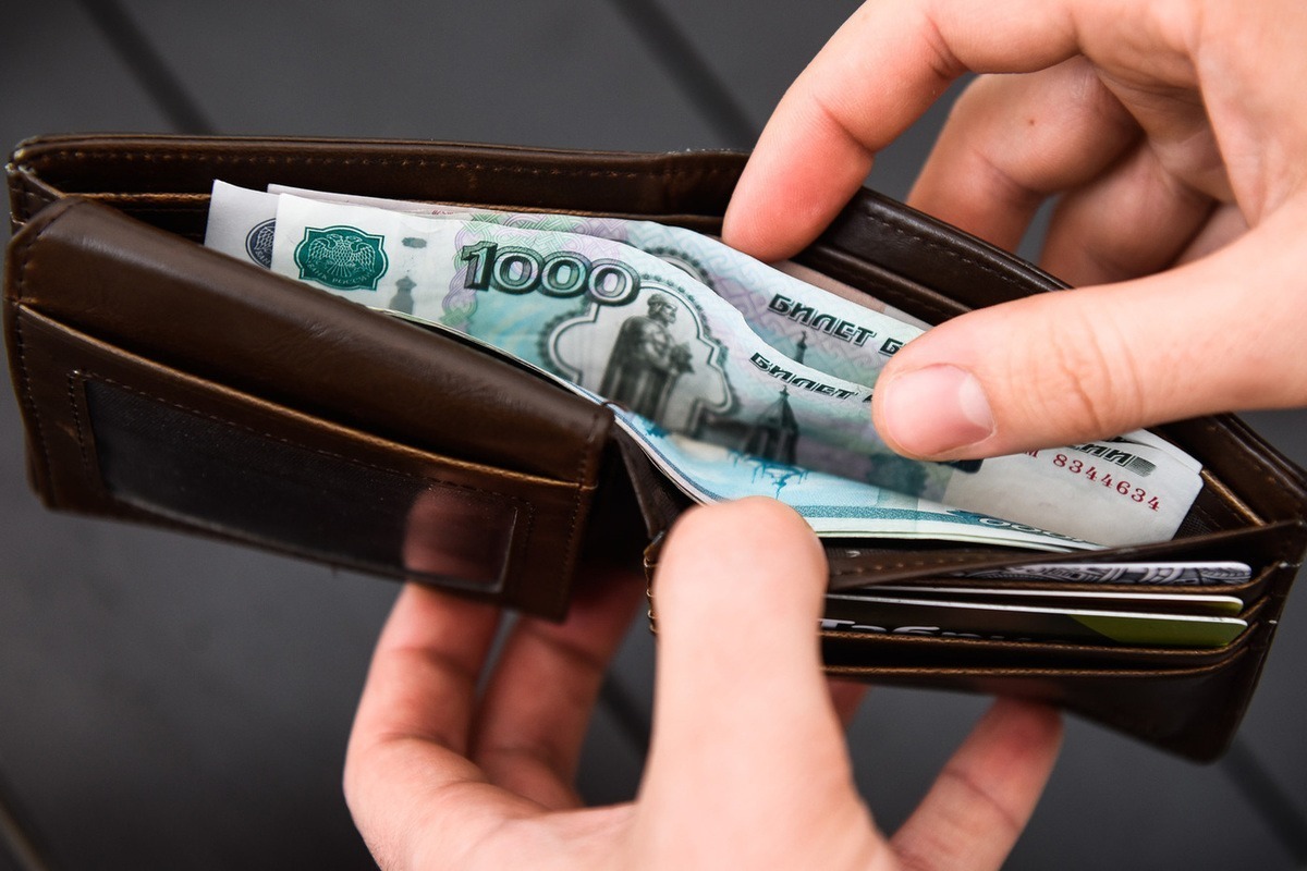 В СКФО меньше всего жителей, получающих зарплату свыше 100 тысяч рублей.