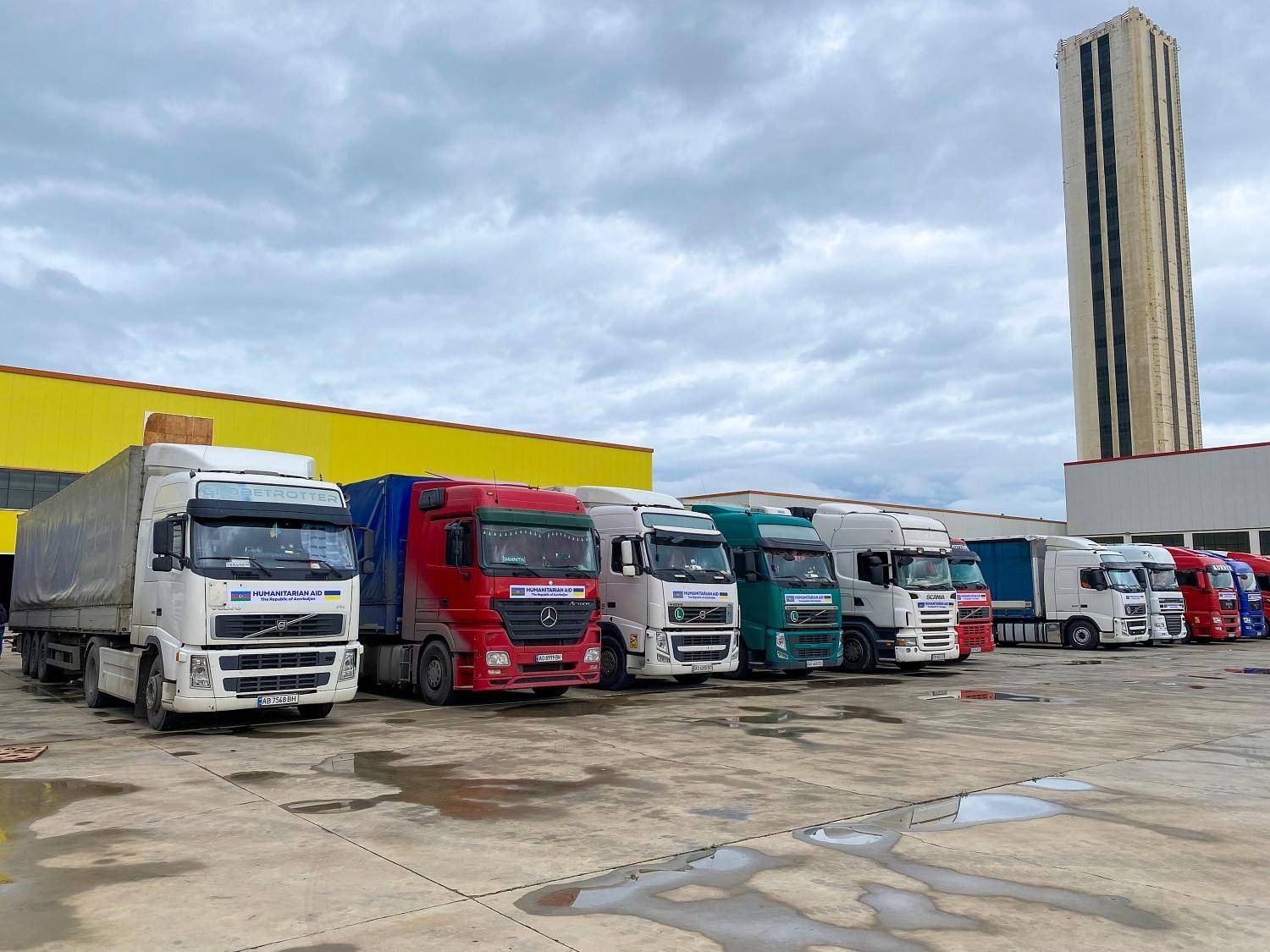 Азербайджан направил Украине очередную партию гумпомощи