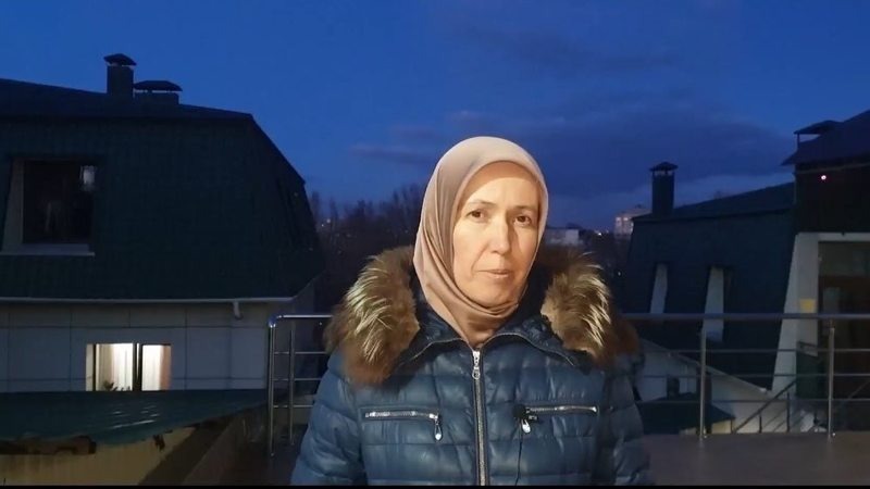 They want to fine the wife of a Crimean Tatar political prisoner for a photo taken in court