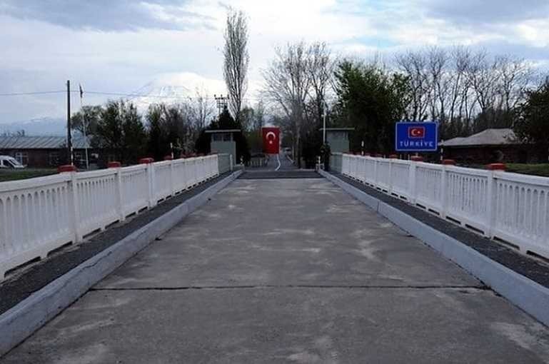 Armenia expects Turkey to open border